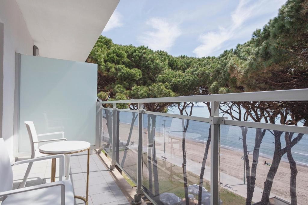 1ª línea de playa en Hotel 4* en la Pineda - Hotel Best Terramarina