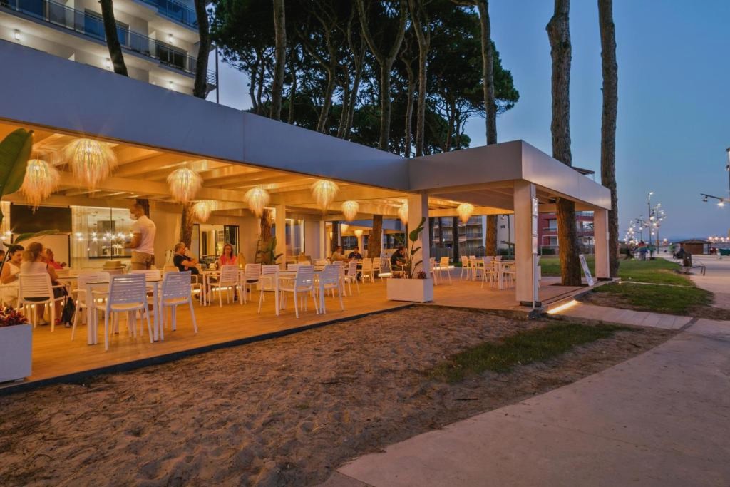 1ª línea de playa en Hotel 4* en la Pineda - Hotel Best Terramarina