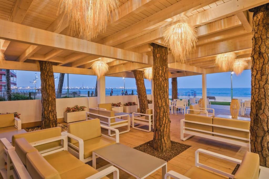 1ª línea de playa en Hotel 4* en la Pineda - Hotel Best Terramarina
