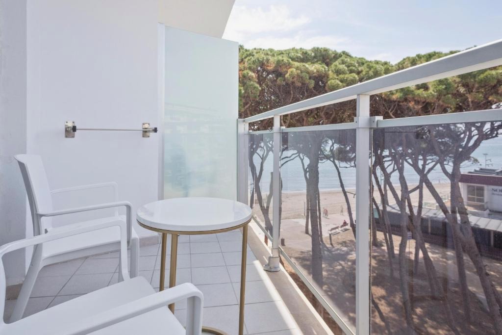1ª línea de playa en Hotel 4* en la Pineda - Hotel Best Terramarina