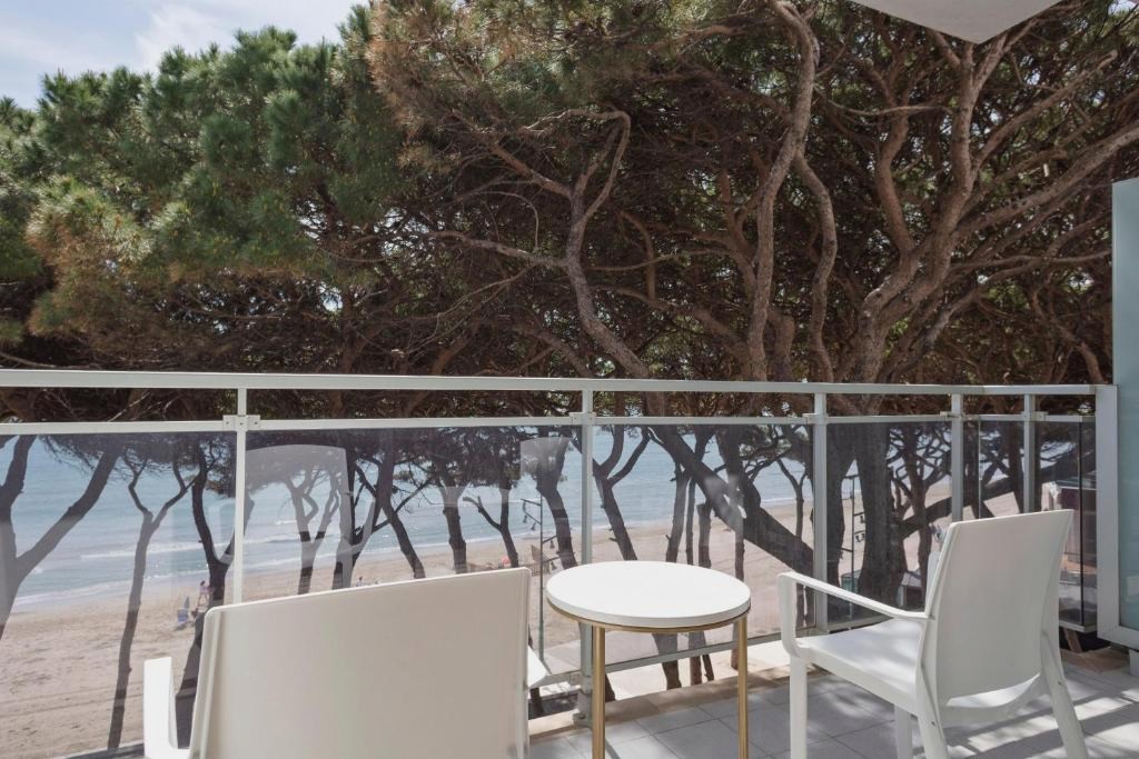 1ª línea de playa en Hotel 4* en la Pineda - Hotel Best Terramarina