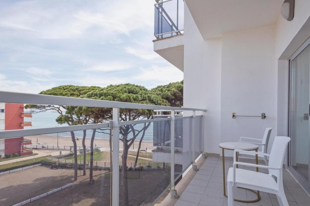 1ª línea de playa en Hotel 4* en la Pineda - Hotel Best Terramarina