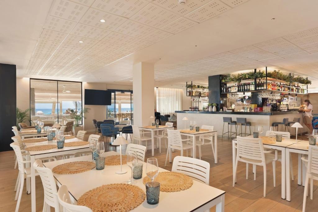 1ª línea de playa en Hotel 4* en la Pineda - Hotel Best Terramarina
