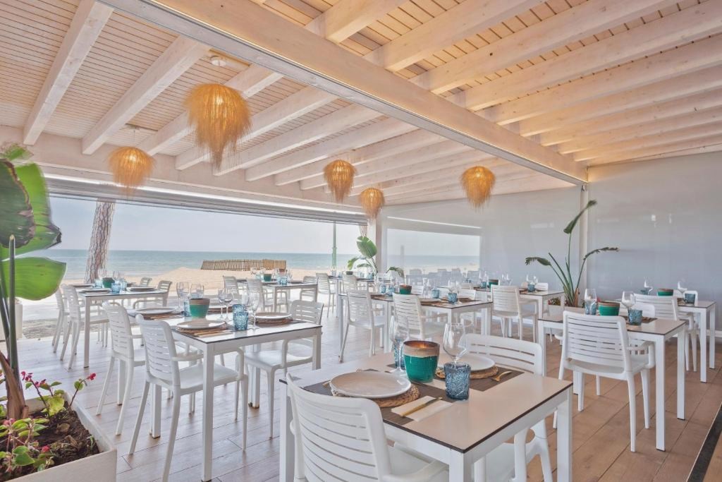 1ª línea de playa en Hotel 4* en la Pineda