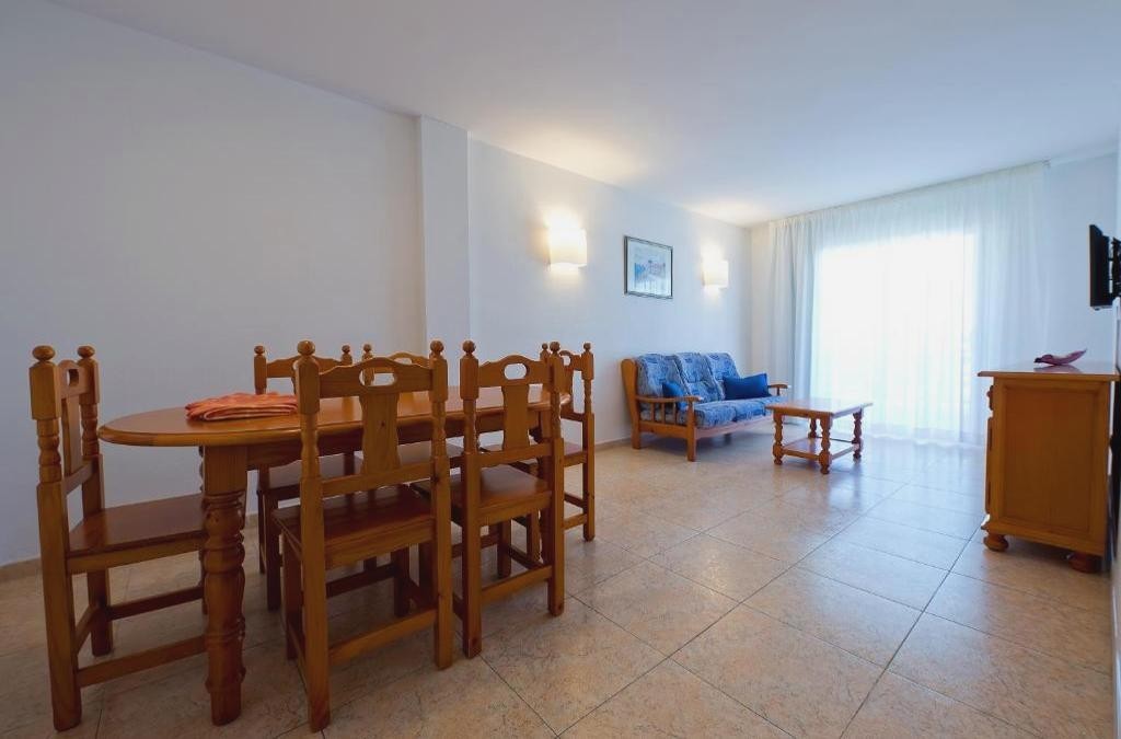 Rentalmar Pineda Suites