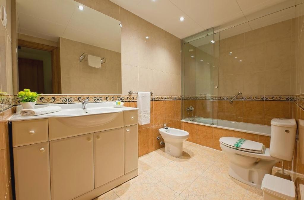 Rentalmar Pineda Suites