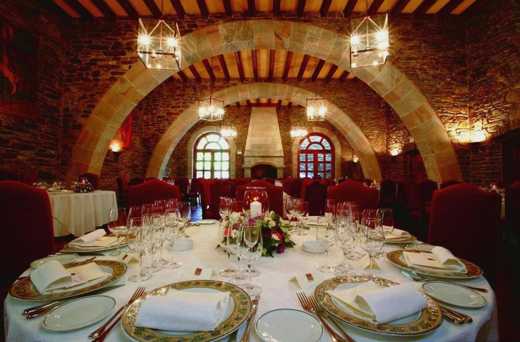 ¡Bienestar en los Pirineos! Tu estancia en La Seu d'Urgell con acceso al spa - El Castell de Ciutat