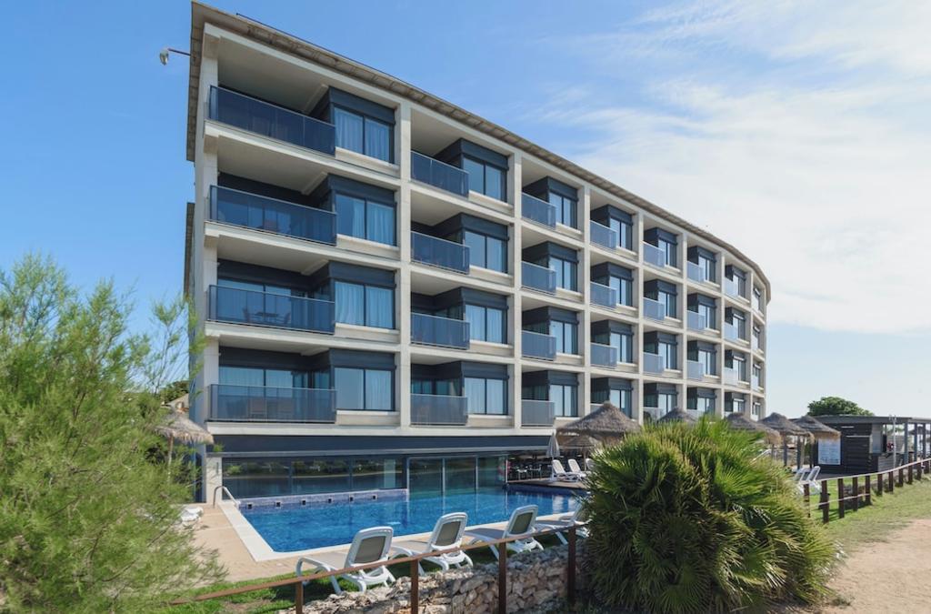Hotel 4* con TODO INCLUIDO en 1ª línea de mar en l'Ampolla (Delta