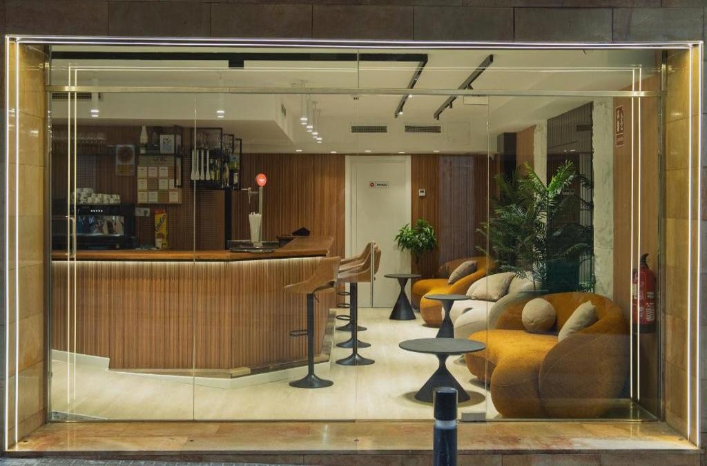 Descubre el lado más chic de Lloret: suites con estilo