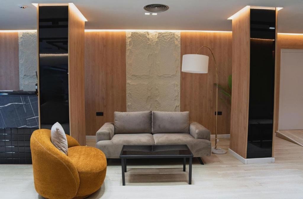 Descubre el lado más chic de Lloret: suites con estilo
