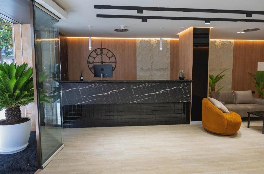 Descubre el lado más chic de Lloret: suites con estilo
