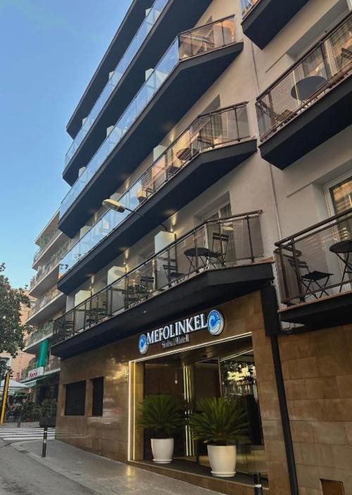 Descubre el lado más chic de Lloret: suites con estilo