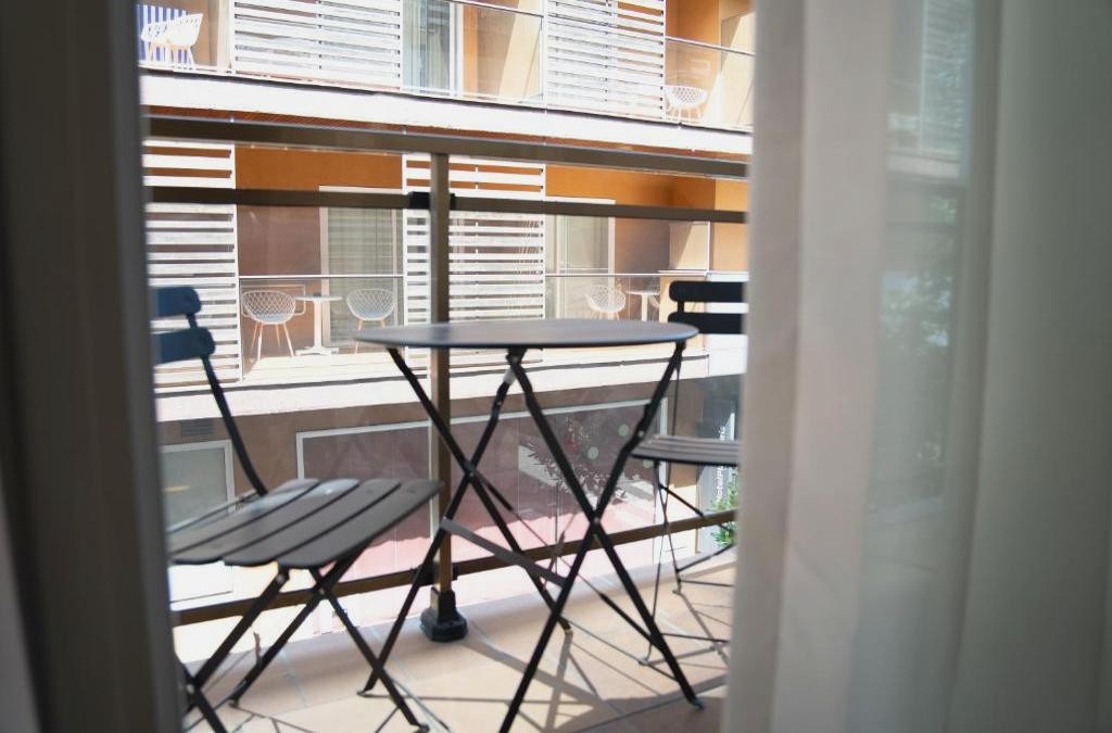Descubre el lado más chic de Lloret: suites con estilo