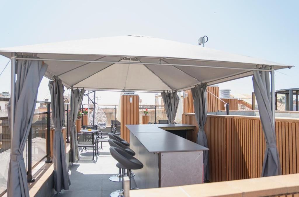 Descubre el lado más chic de Lloret: suites con estilo - Hotel Mefolinkel Suits