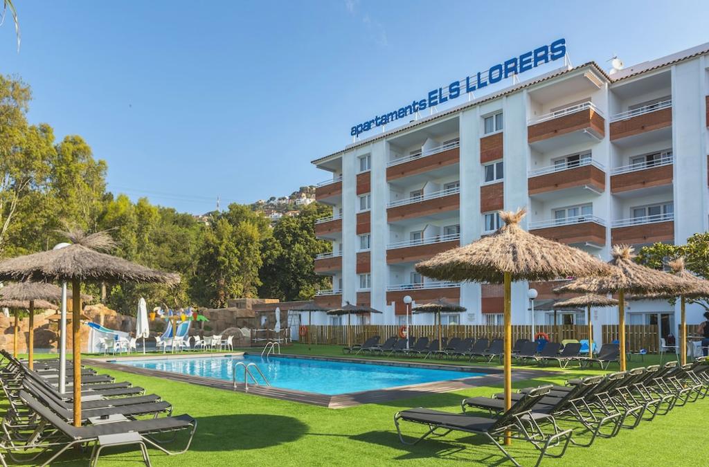 Getaway , located in Lloret de Mar (Costa Brava), in apartments with Breakfasts
