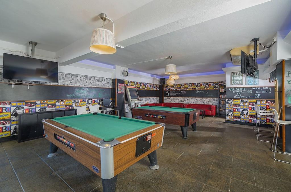 Getaway , located in Lloret de Mar (Costa Brava), in apartments with Breakfasts