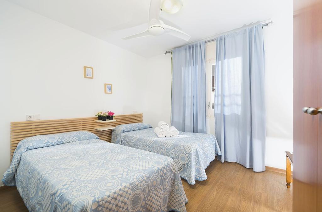 Getaway , located in Lloret de Mar (Costa Brava), in apartments with Breakfasts