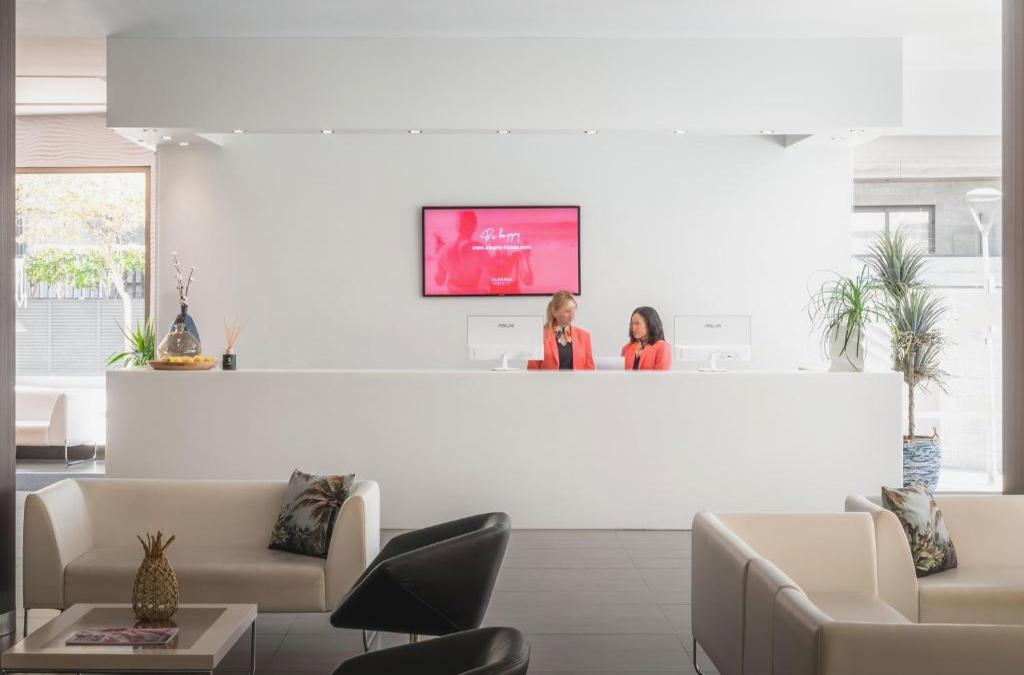 Relax at this Adult-Recommended Hotel