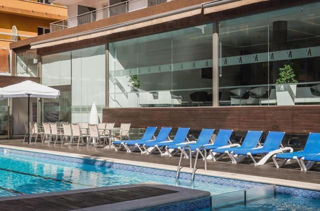 ¡Adults Recommended! Verano en Lloret de Mar con hotel 4* - The Place Mariner by ALEGRIA (Adults Only)
