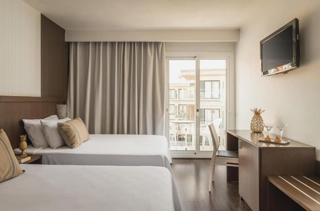 ¡Adults Recommended! Verano en Lloret de Mar con hotel 4* - The Place Mariner by ALEGRIA (Adults Only)