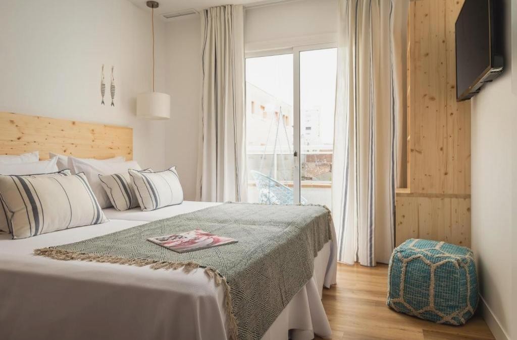 ¡Adults Recommended! Verano en Lloret de Mar con hotel 4* - The Place Mariner by ALEGRIA (Adults Only)