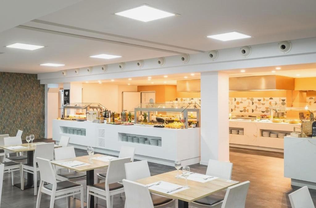 ¡Adults Recommended! Verano en Lloret de Mar con hotel 4* - The Place Mariner by ALEGRIA (Adults Only)