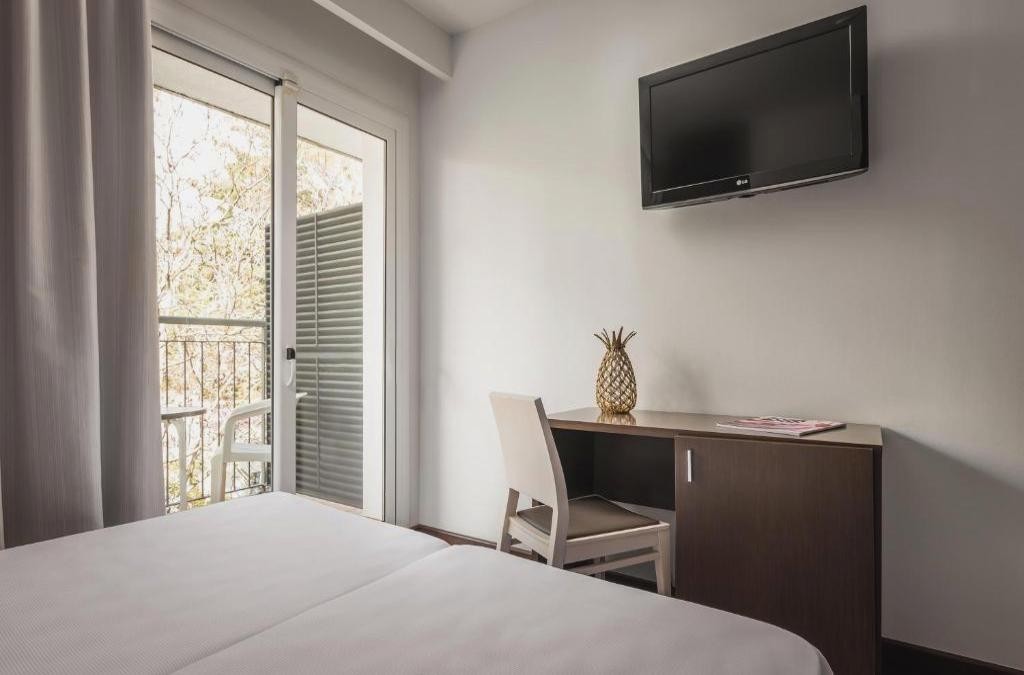 ¡Adults Recommended! Verano en Lloret de Mar con hotel 4* - The Place Mariner by ALEGRIA (Adults Only)