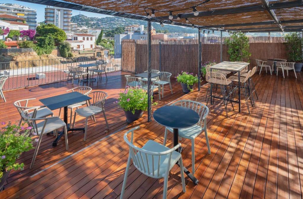 ¡Cierre de temporada! Adults Only y 4* en Lloret de Mar a pie de playa