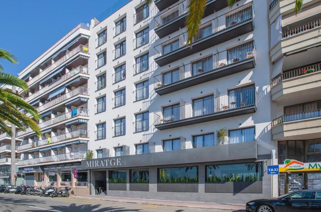 ¡Cierre de temporada! Adults Only y 4* en Lloret de Mar a pie de playa