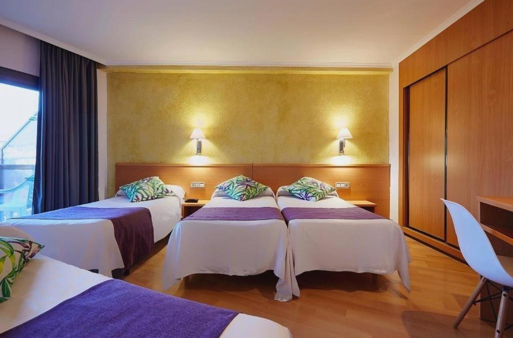 Escapada familiar en Lloret de Mar junto al Mediterráneo - Hotel Samba