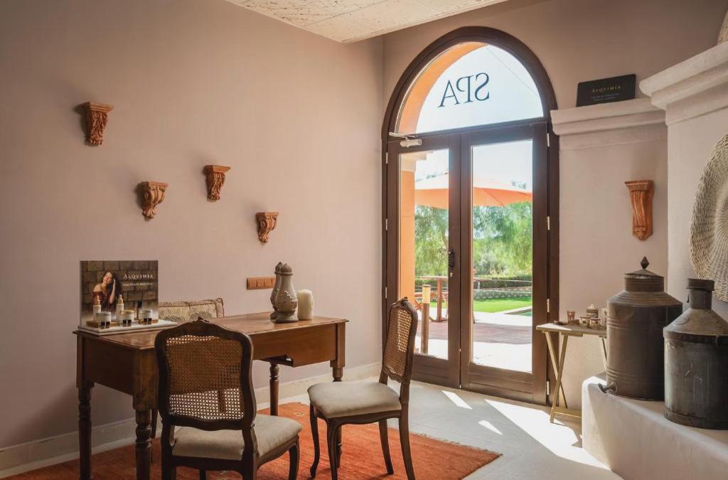 Hotel 5* en un monasterio del s. X en plena Costa Brava - Sant Pere del Bosc Hotel & Spa - Adults Recommended