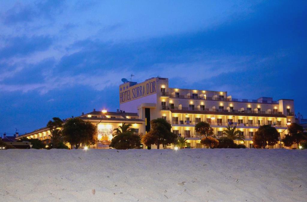 Wake up to the sound of the waves in Malgrat de Mar