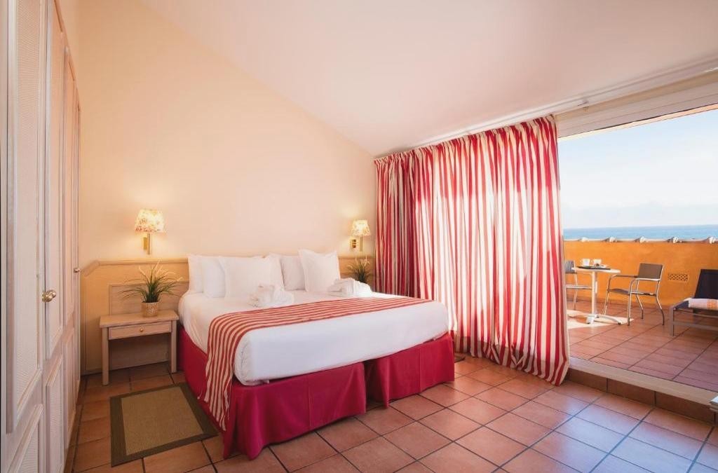 Vacaciones Slow Travel en hotel 4* superior en la costa del Maresme - Luna Club Yoga & Spa Hotel