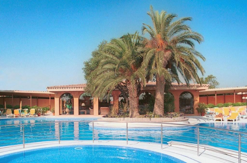 ¡Desconecta en Malgrat de Mar con yoga, Tai-Chi y zona solo adultos!