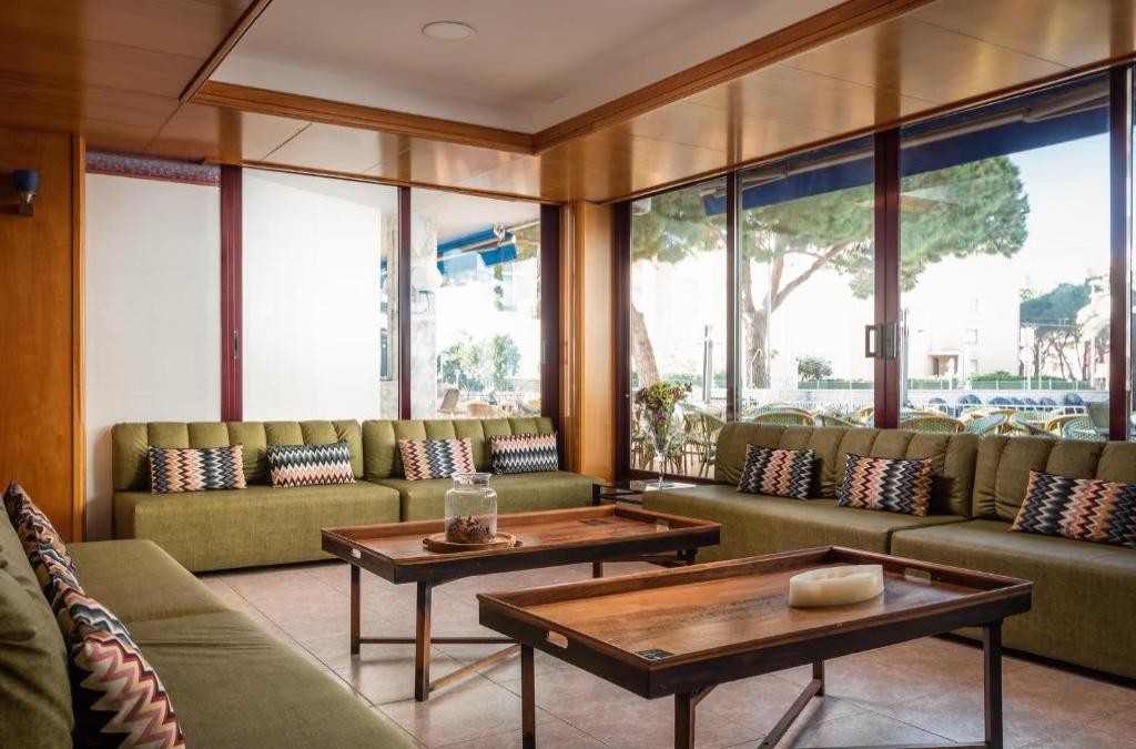 Sun, Sea & Savings: Hotel 100 m from the Beach close to Barcelona