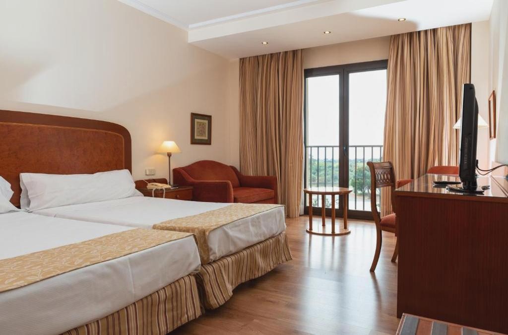 ¡Sumérgete en el paraíso termal de la Costa Dorada! Hotel 4* con Aquatonic incluido - Hotel Termes Montbrió