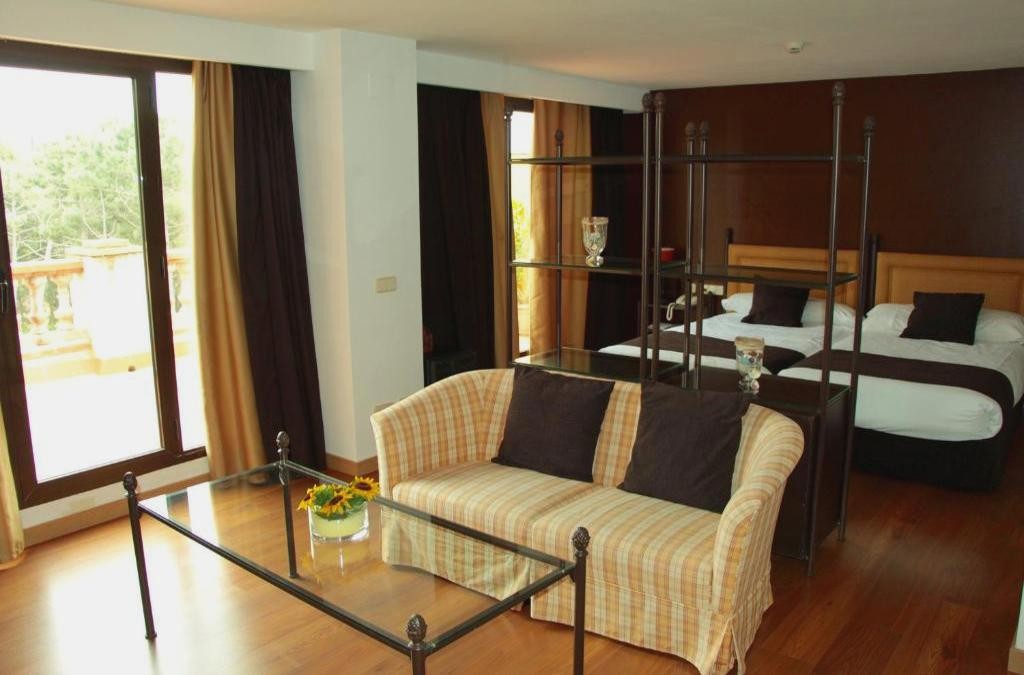¡Sumérgete en el paraíso termal de la Costa Dorada! Hotel 4* con Aquatonic incluido - Hotel Termes Montbrió