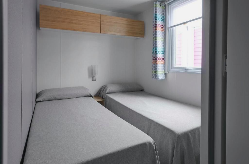 Mucho más que un camping: tu cabaña con estilo frente al Mediterráneo - Alannia Els Prats