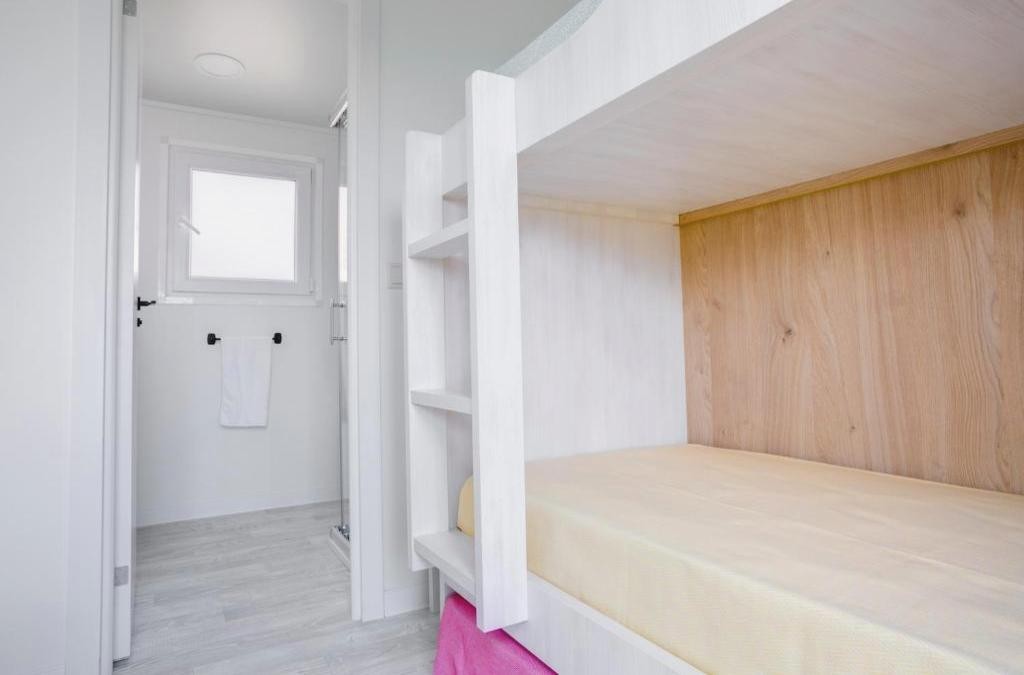 Mucho más que un camping: tu cabaña con estilo frente al Mediterráneo - Alannia Els Prats