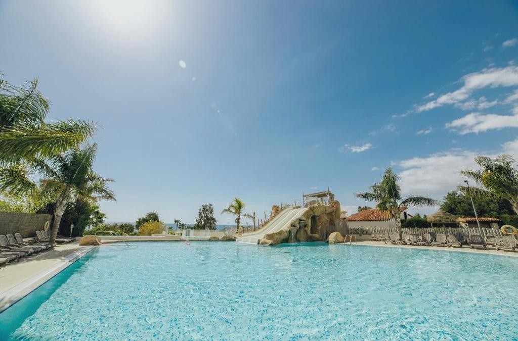 Mucho más que un camping: tu cabaña con estilo frente al Mediterráneo - Alannia Els Prats