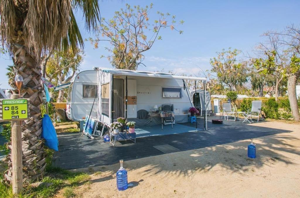 Mucho más que un camping: tu cabaña con estilo frente al Mediterráneo - Alannia Els Prats