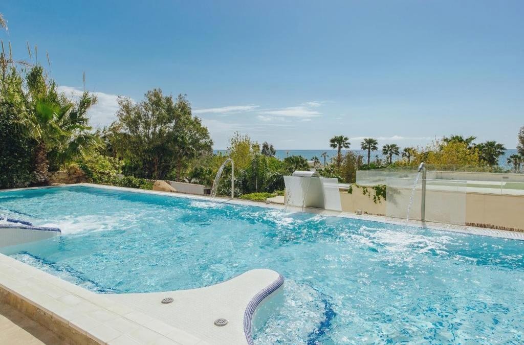 Mucho más que un camping: tu cabaña con estilo frente al Mediterráneo - Alannia Els Prats
