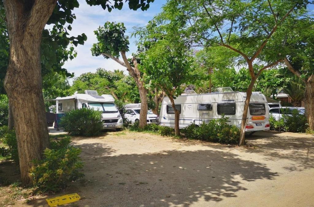 Mucho más que un camping: tu cabaña con estilo frente al Mediterráneo - Alannia Els Prats