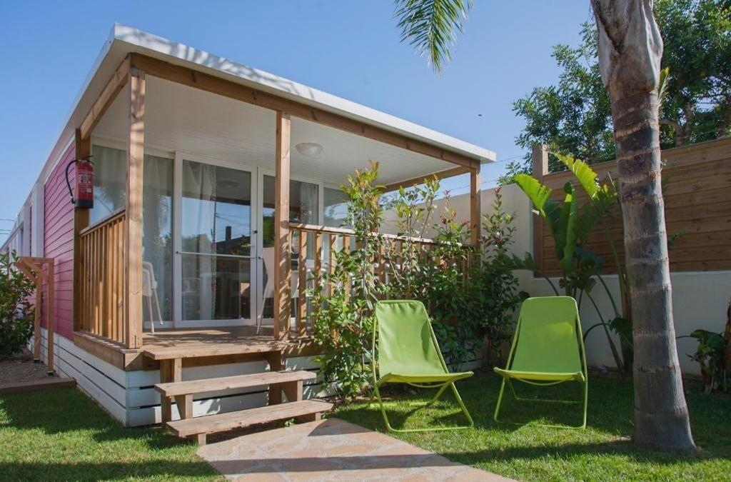 Mucho más que un camping: tu cabaña con estilo frente al Mediterráneo - Alannia Els Prats