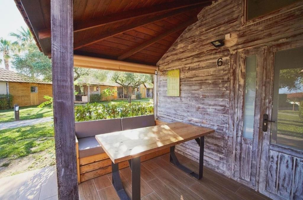Mucho más que un camping: tu cabaña con estilo frente al Mediterráneo - Alannia Els Prats
