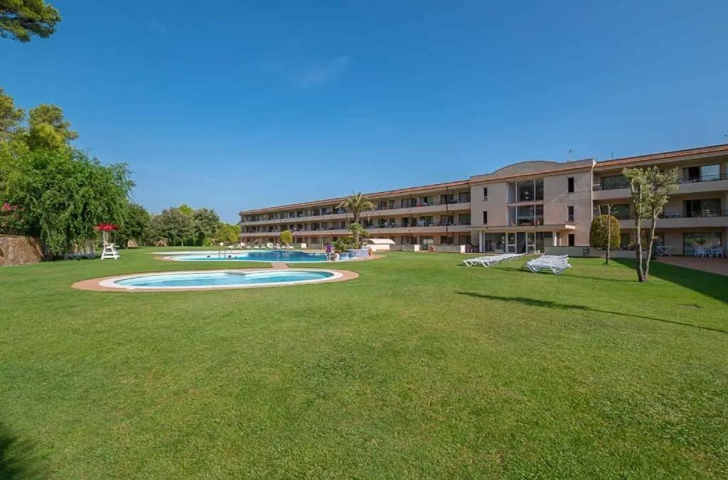Descubre Pals desde un apartamento junto a la Costa Brava