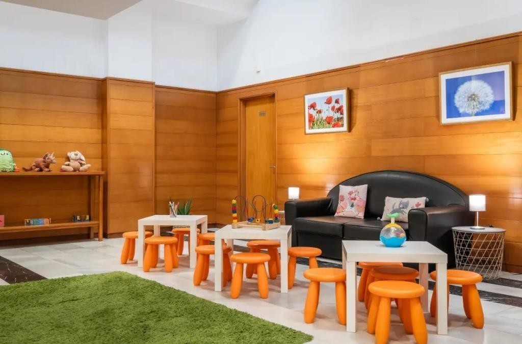 Descubre Pals desde un apartamento junto a la Costa Brava