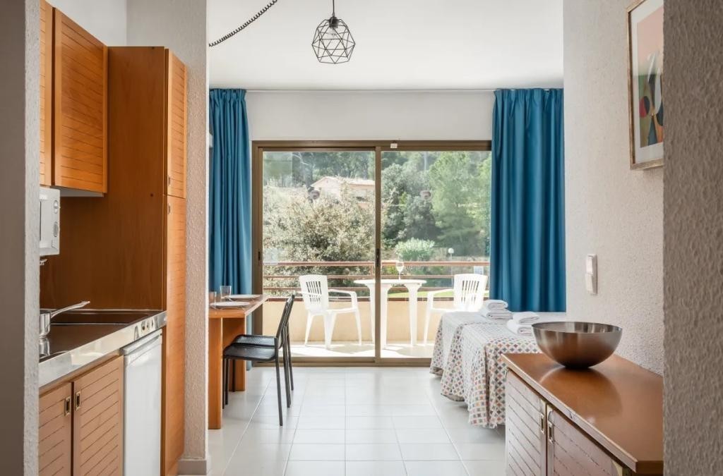 Descubre Pals desde un apartamento junto a la Costa Brava