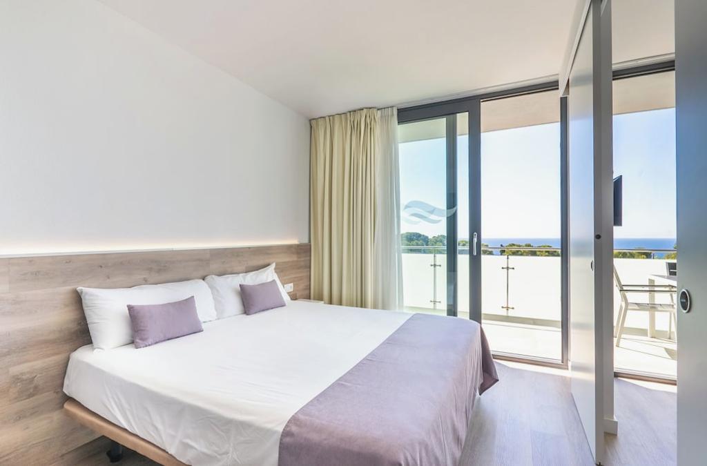 Platja d'Aro: Sunny Beaches & Secret Coves