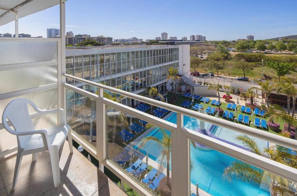 From Platja d’Aro, experience the full essence of the Costa Brava in a 4* hotel